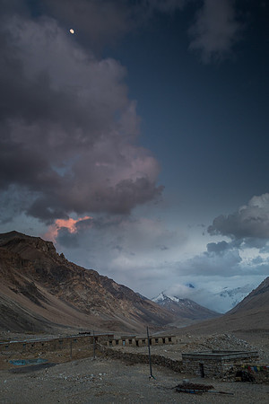 mt. everest at sunset