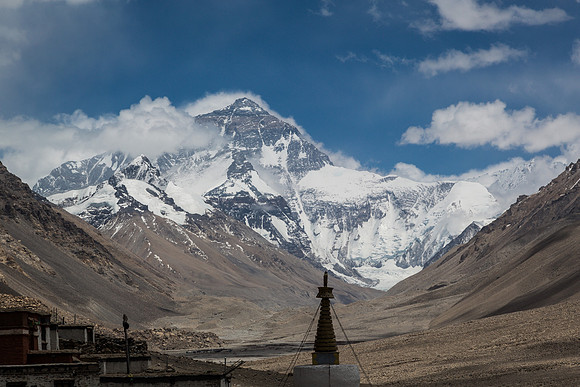 mt. everest from rongphu monastery